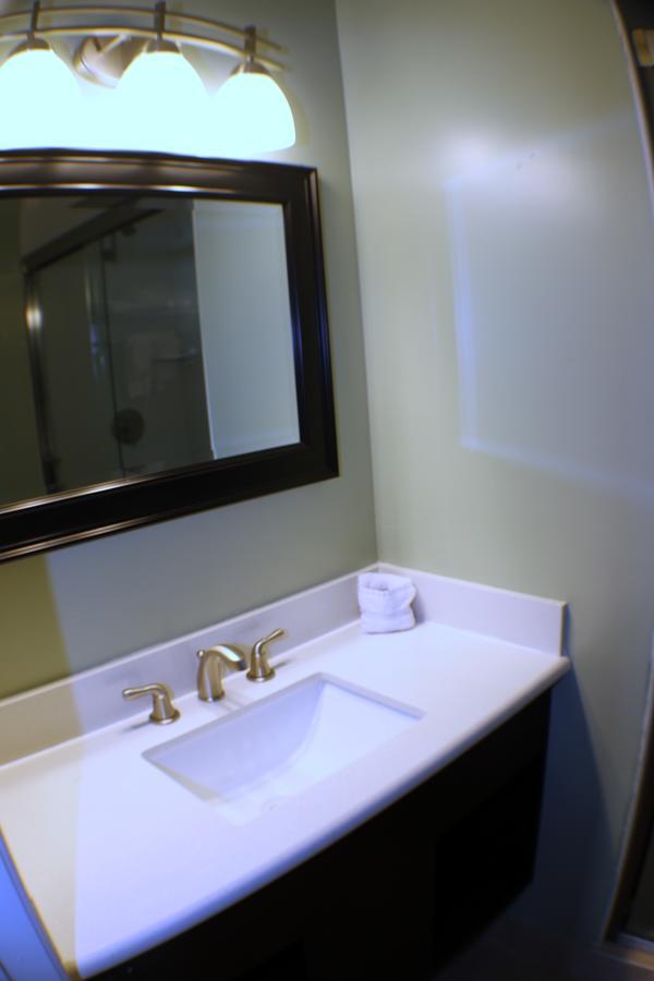Center Lake Hotel Los Angeles Ngoại thất bức ảnh